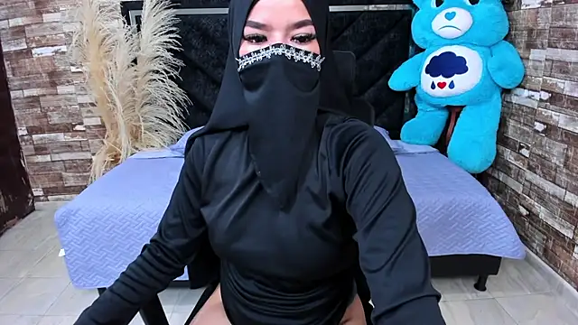 Snapshot of Aixa_Kanaan chatting on 7, 1, 2025 Aixa Kanaan online show from 7, 1, 2025