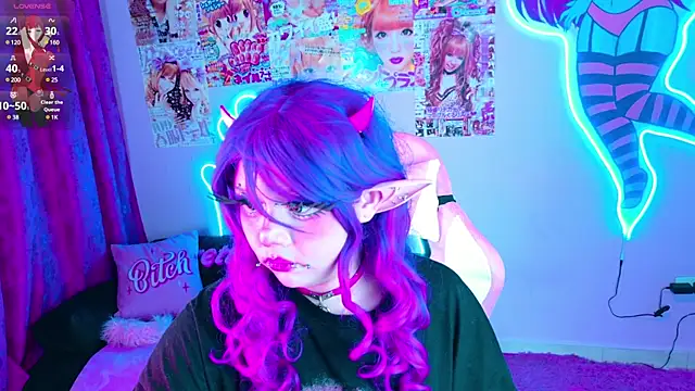 Snapshot of LaytonBox chatting on 7, 3, 2025 LaytonBox online show from 7, 3, 2025
