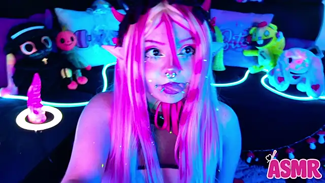 LaytonBox online show from 24, 10, 2025