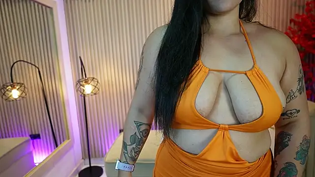 Emma Walkerr  online show from 15, 9, 2025