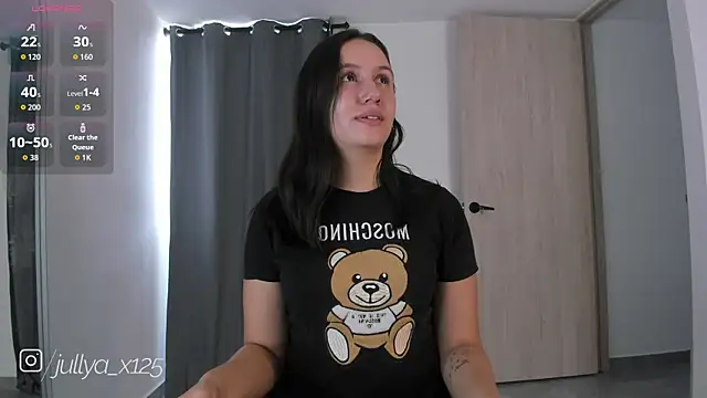 Snapshot of Jullya_x chatting on 22, 4, 2026 Jullya x online show from 22, 4, 2026