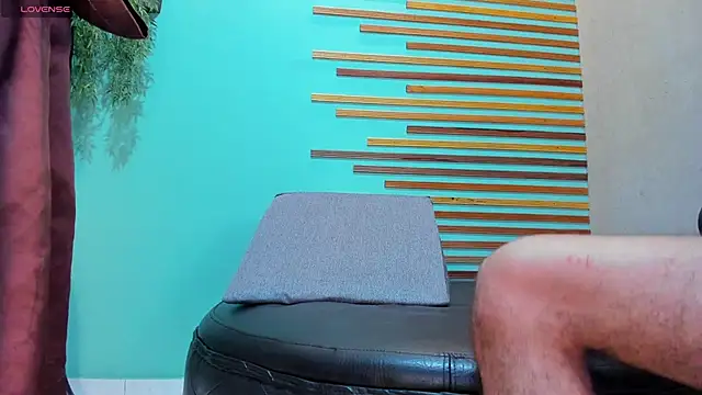 cristal antoni online show from 21, 2, 2025