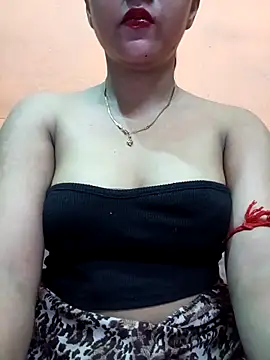Snapshot of Eisha_20s chatting on 12, 9, 2025 Eisha 20s online show from 12, 9, 2025