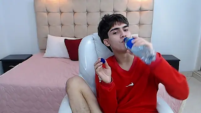 Tommy18   online show from 15, 1, 2025