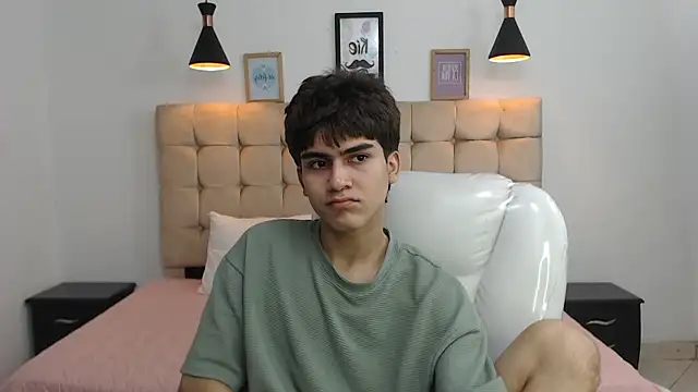 Tommy18   online show from 29, 1, 2025