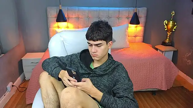 Tommy18   online show from 7, 3, 2025