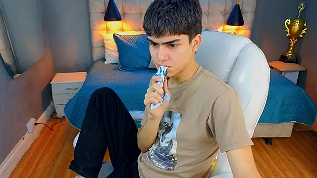 Tommy18   online show from 18, 3, 2025