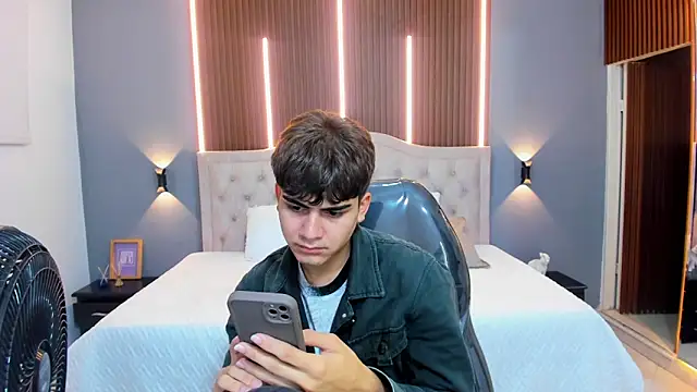 Tommy18   online show from 9, 9, 2025