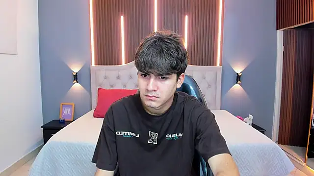 Tommy18   online show from 14, 12, 2025