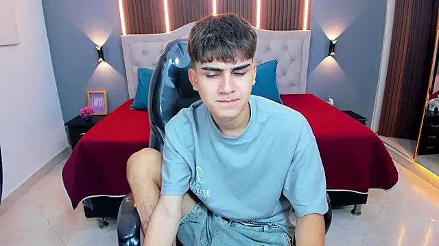 Tommy18   online show from 10, 2, 2026