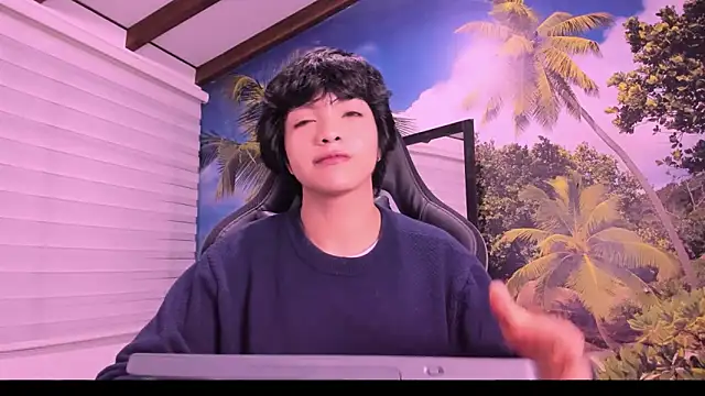 Snapshot of AllanYong18 chatting on 9, 2, 2025 AllanYong18 online show from 9, 2, 2025