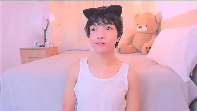 Snapshot of AllanYong18 chatting on 27, 10, 2025 AllanYong18 online show from 27, 10, 2025