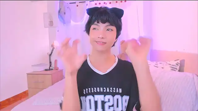 Snapshot of AllanYong18 chatting on 2, 11, 2025 AllanYong18 online show from 2, 11, 2025