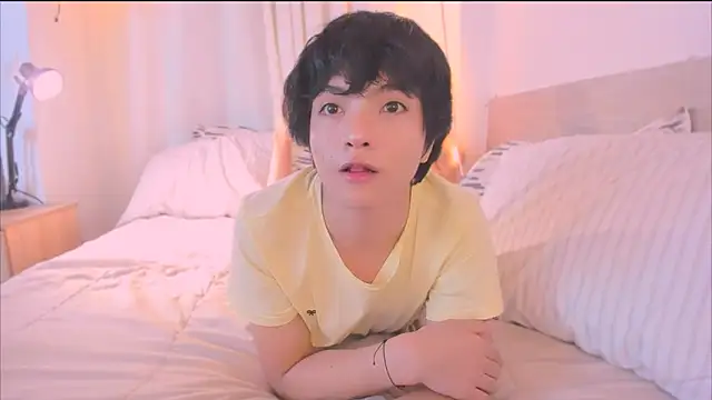 Snapshot of AllanYong18 chatting on 21, 11, 2025 AllanYong18 online show from 21, 11, 2025