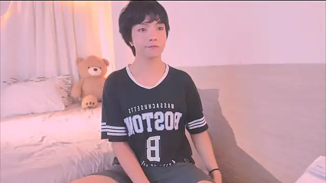 Snapshot of AllanYong18 chatting on 26, 11, 2025 AllanYong18 online show from 26, 11, 2025