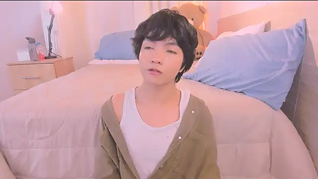 Snapshot of AllanYong18 chatting on 29, 11, 2025 AllanYong18 online show from 29, 11, 2025