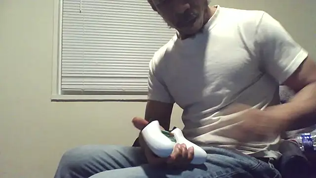 Snapshot of MrDaddyBbSnake chatting on 13, 3, 2025 MrDaddyBbSnake online show from 13, 3, 2025