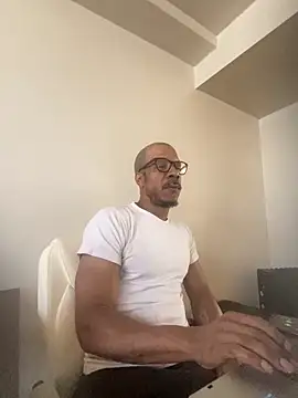 Snapshot of MrDaddyBbSnake chatting on 8, 9, 2025 MrDaddyBbSnake online show from 8, 9, 2025