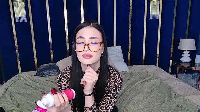 Snapshot of EmmaLawrens chatting on 7, 2, 2025 EmmaLawrens online show from 7, 2, 2025