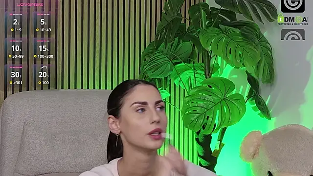 BelovedKhloee online show from 25, 3, 2026