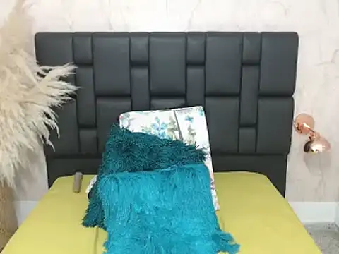 RAICHELLCOOPER1 online show from 11, 1, 2025