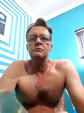 itsmeyes69 online show from 9, 1, 2025