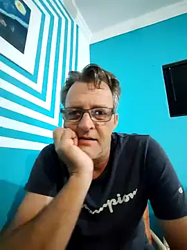 itsmeyes69 online show from 10, 1, 2025