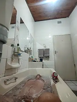 itsmeyes69 online show from 25, 1, 2025