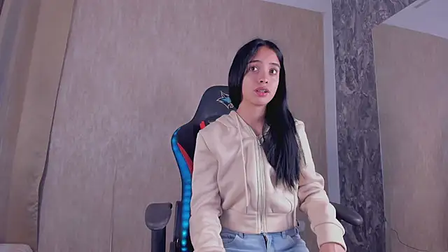 Snapshot of StefanyRousse chatting on 12, 11, 2025 StefanyRousse online show from 12, 11, 2025