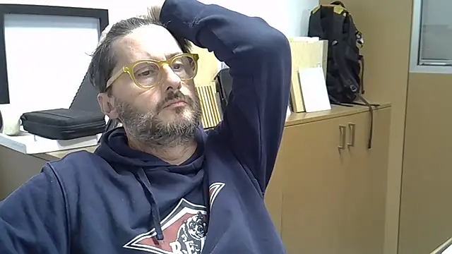 Snapshot of Cellino4 chatting on 2, 10, 2025 Cellino4 online show from 2, 10, 2025