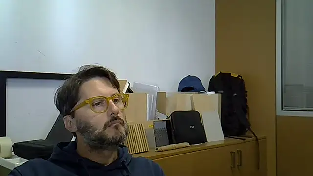 Snapshot of Cellino4 chatting on 4, 10, 2025 Cellino4 online show from 4, 10, 2025