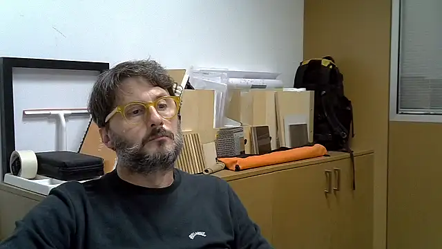 Snapshot of Cellino4 chatting on 17, 10, 2025 Cellino4 online show from 17, 10, 2025