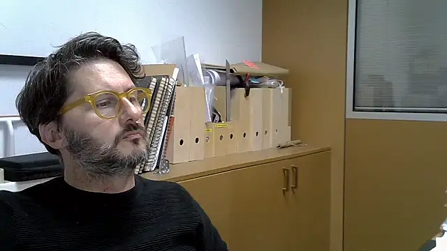 Snapshot of Cellino4 chatting on 9, 11, 2025 Cellino4 online show from 9, 11, 2025