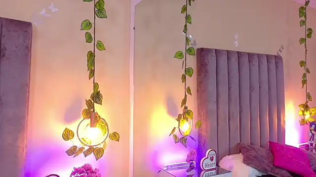 Snapshot of Dahlia_Rousse chatting on 13, 1, 2026 Dahlia Rousse online show from 13, 1, 2026