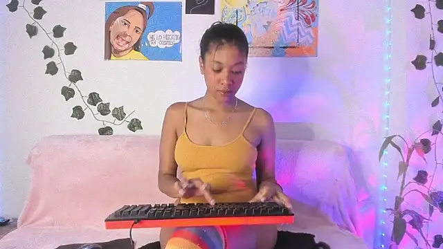 Snapshot of ElectraaJoness chatting on 5, 5, 2026 ElectraaJoness online show from 5, 5, 2026