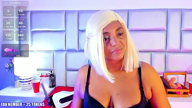 LovelyNickii online show from 5, 11, 2025