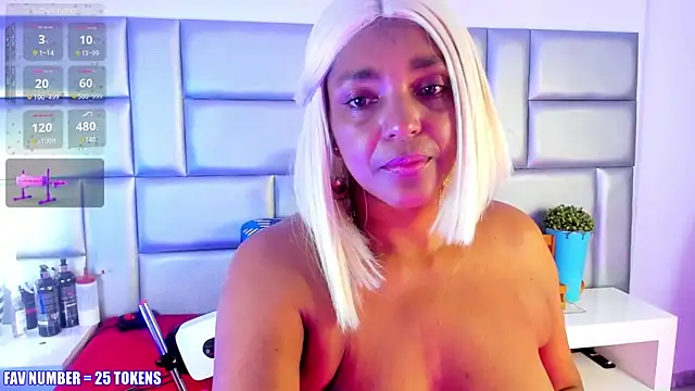 LovelyNickii online show from 23, 11, 2025