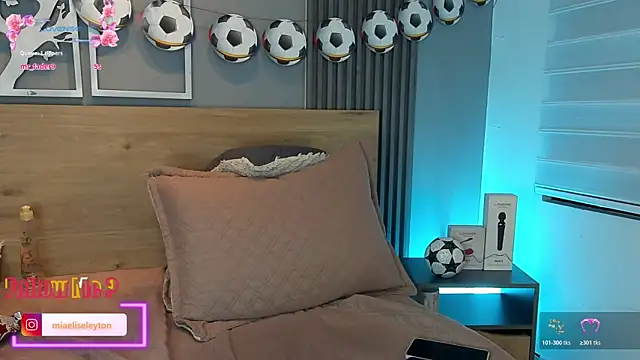 Snapshot of Elise-Leyton chatting on 14, 6, 2026 Elise-Leyton online show from 14, 6, 2026