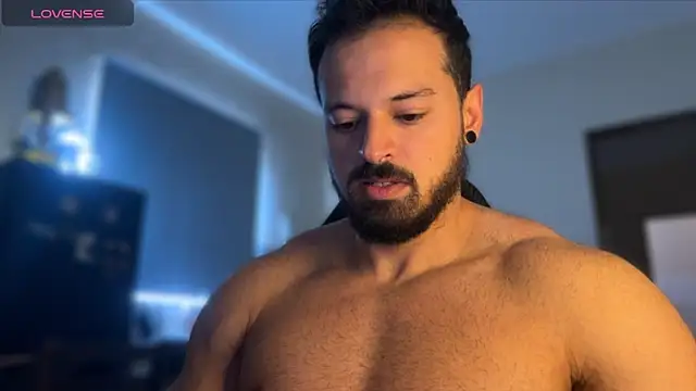 Snapshot of Lucasfit24 chatting on 6, 11, 2025 Lucasfit24 online show from 6, 11, 2025