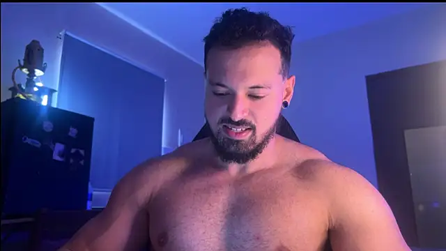 Snapshot of Lucasfit24 chatting on 13, 11, 2025 Lucasfit24 online show from 13, 11, 2025