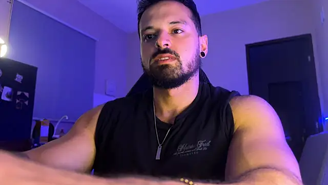 Snapshot of Lucasfit24 chatting on 24, 11, 2025 Lucasfit24 online show from 24, 11, 2025