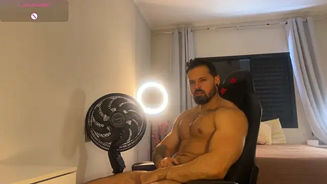 Snapshot of Lucasfit24 chatting on 30, 11, 2025 Lucasfit24 online show from 30, 11, 2025