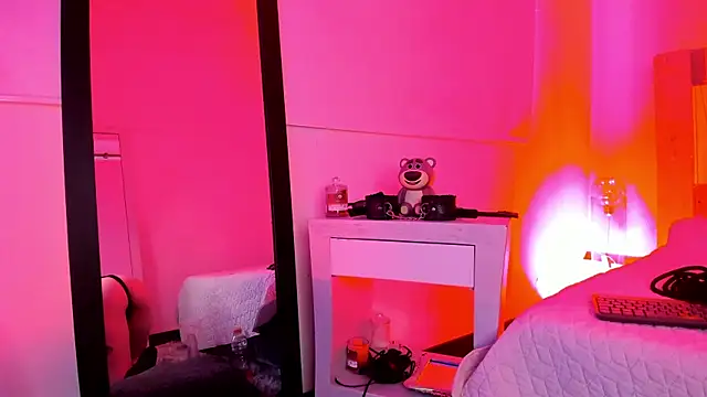 Snapshot of coral_jonesss chatting on 17, 10, 2025 coral jonesss online show from 17, 10, 2025