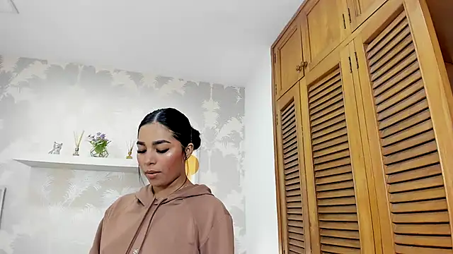 CharlotteGraay online show from 1, 10, 2025