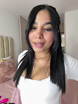 CharlotteGraay online show from 5, 4, 2026