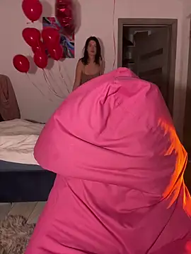 Snapshot of Mylaya chatting on 10, 2, 2025 Mylaya online show from 10, 2, 2025