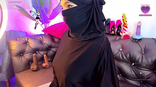 Snapshot of azahara_faraah chatting on 10, 9, 2025 azahara faraah online show from 10, 9, 2025