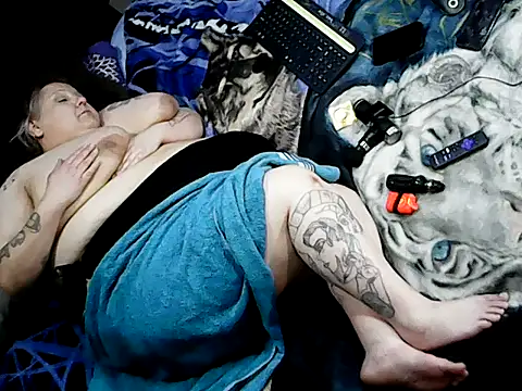 Snapshot of BBC_Dominates_BBW chatting on 22, 1, 2025 BBC Dominates BBW online show from 22, 1, 2025