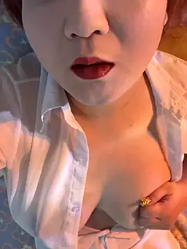 Hey-Cute online show from 19, 10, 2025