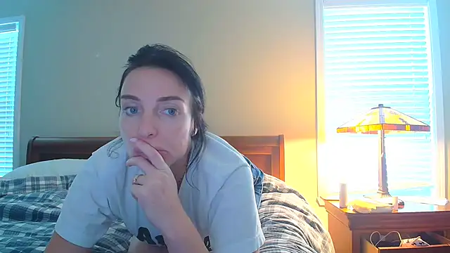 Snapshot of KattyFR chatting on 11, 9, 2025 KattyFR online show from 11, 9, 2025